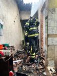 incendio-atinge-casa-na-cha-da-jaqueira,-maceio