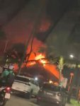 video:-incendio-atinge-barraca-na-orla-da-jatiuca,-em-maceio