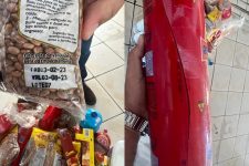 vigilancia-flagra-80-kg-de-alimentos-improprios-para-consumo-a-venda-no-mercado-publico-do-jacintinho,-em-maceio