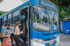 enem-2023:-passagem-de-onibus-e-gratuita-em-maceio-aos-domingos;-saiba-quem-tem-direito