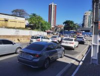 engavetamento-de-veiculos-deixa-transito-lento-na-ladeira-geraldo-melo,-em-maceio