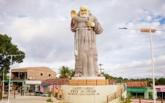 romeiros-de-todo-brasil-visitam-o-santuario-frei-damiao,-em-palmeira-dos-indios