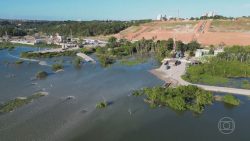 vizinhos-de-bairro-que-pode-afundar-em-maceio-bloqueiam-avenida-em-bebedouro-em-protesto